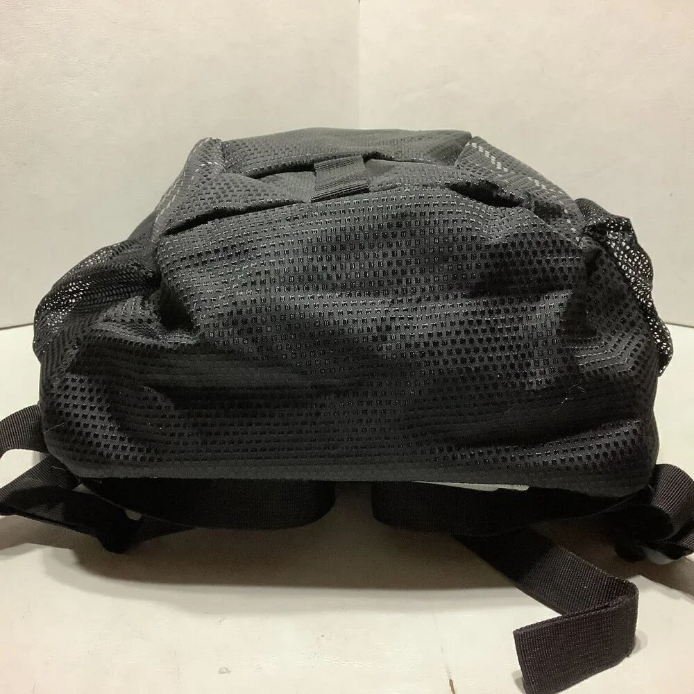 Oakley #92604 Backpack Black Labatt Blue Imported Embordered Front 18